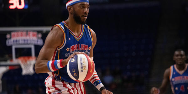 Harlem Globetrotters play basketball in 2020